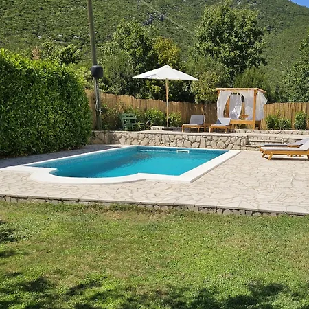 Green Villa *